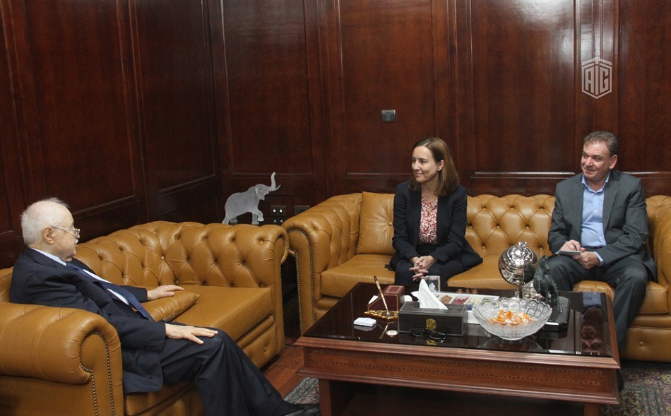 Abu-Ghazaleh Receives Director of UNRWA Affairs in Jordan